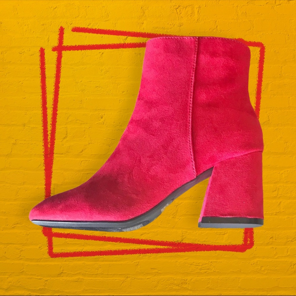 NEW Bamboo Moody Red Faux Suede Ankle BOOTIE - Picture 6 of 6